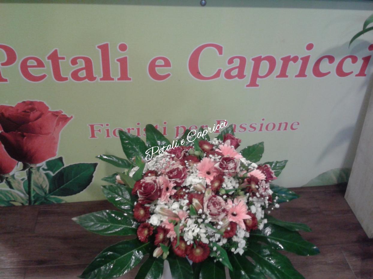 Read all: Mazzo fiori misti di Stagione + rose rosse