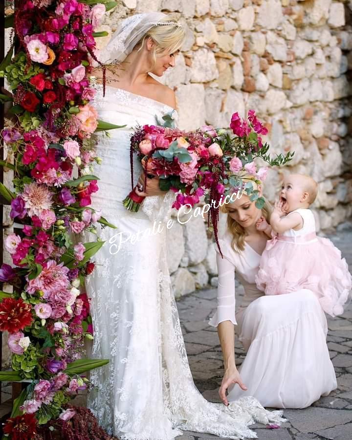 Visualizza: Matrimonio Civile a Taormina in Fuxia (14 Foto)